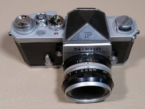NIKON F 1963 SLR CAMERA (SERIAL 6524881) WITH NIKKOR-S AUTO 50MM LENS (SERIAL 574106) WORKING!