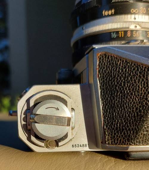 NIKON F 1963 SLR CAMERA (SERIAL 6524881) WITH NIKKOR-S AUTO 50MM LENS (SERIAL 574106) WORKING!