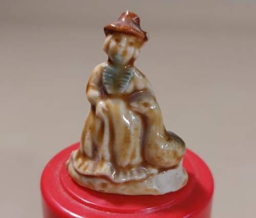 NINE (9) VINTAGE WADE NURSERY RHYME WHIMZIES FROM THE 1970S  PIED PIPER, HUMPTY DUMPTY, JACK