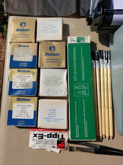 OLIMPIA LETTERA 32 TYPEWRITER  - WORKING! - WITH LOTS OF EXTRAS!  - THE GODFATHERS TYPEWRITER