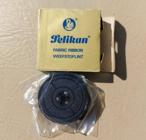 OLIMPIA LETTERA 32 TYPEWRITER  - WORKING! - WITH LOTS OF EXTRAS!  - THE GODFATHERS TYPEWRITER