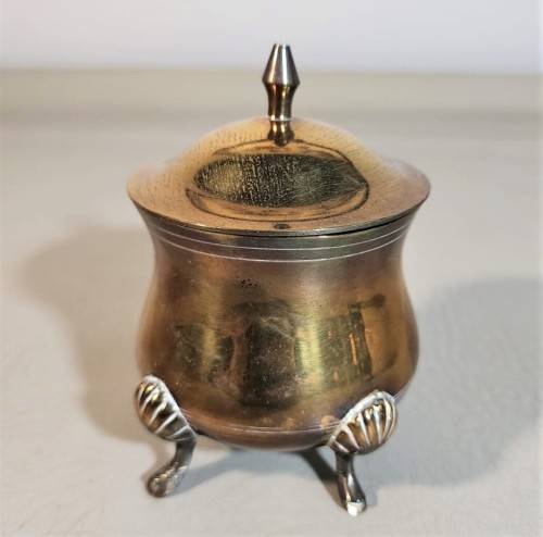 BEAUTIFUL INDIAN MADE BRASS SUGAR POT AND CREAMER ON TRAY
