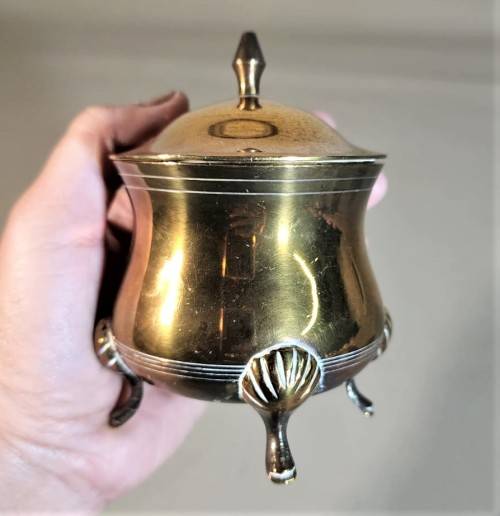BEAUTIFUL INDIAN MADE BRASS SUGAR POT AND CREAMER ON TRAY