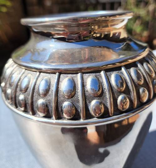 ELEGANT SILVERPLATED VASE WITH DECORATIVE BANDED PATTERN