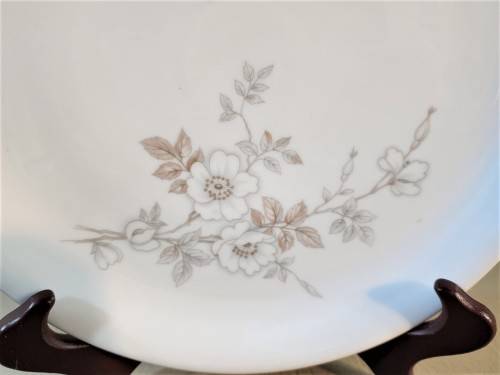 VINTAGE (1952-1965) GERMAN KPM KRISTER PORCELAIN 25 PIECE TEASET
