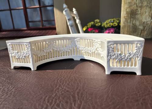 GERMAN PORCELAIN BY MAX ROESLER ANTIQUE 1890S SURTOUT DE TABLE (CENTREPIECE)