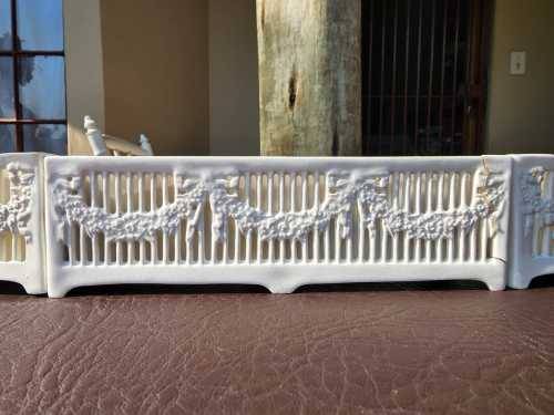 GERMAN PORCELAIN BY MAX ROESLER ANTIQUE 1890S SURTOUT DE TABLE (CENTREPIECE)