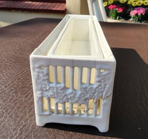 GERMAN PORCELAIN BY MAX ROESLER ANTIQUE 1890S SURTOUT DE TABLE (CENTREPIECE)