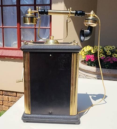 CRANK HANDLE TELEPHONE DECANTER MUSIC BOX WORKING