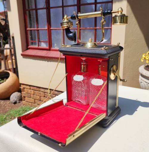 CRANK HANDLE TELEPHONE DECANTER MUSIC BOX WORKING