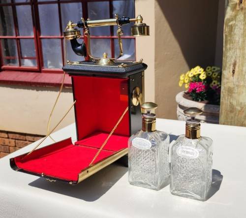 CRANK HANDLE TELEPHONE DECANTER MUSIC BOX WORKING