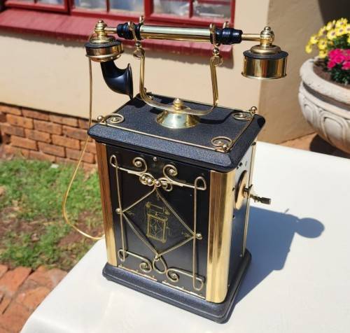 CRANK HANDLE TELEPHONE DECANTER MUSIC BOX WORKING