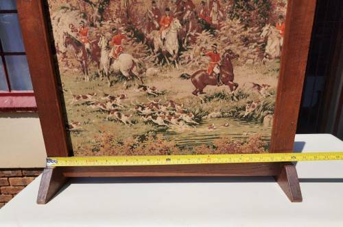 VINTAGE FIRE SCREEN WITH FOX HUNTING SCENE TAPESTRY
