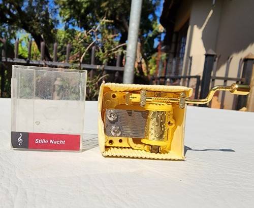 SILENT NIGHT, STILLE NACHT MUSIC BOX WORKING PERFECTLY