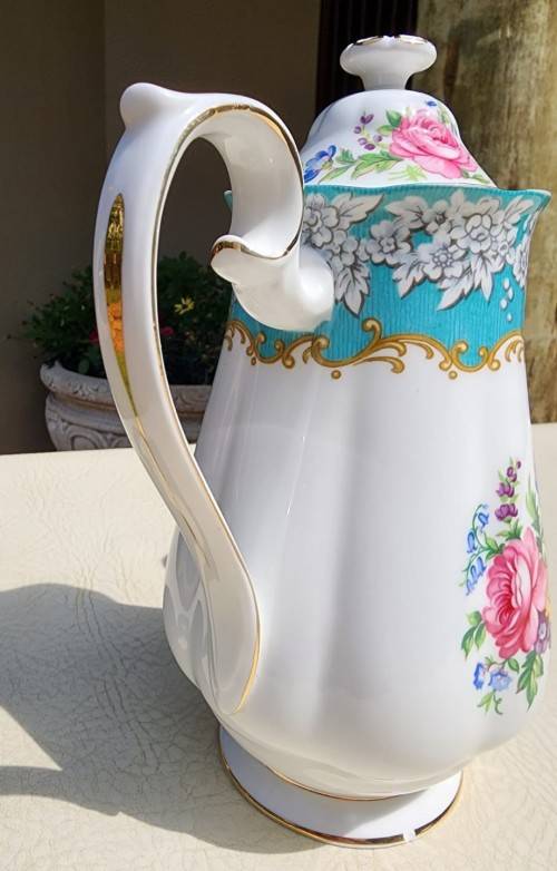 ROYAL ALBERT VINTAGE 1970S ENCHANTMENT PATTERN TEAPOT