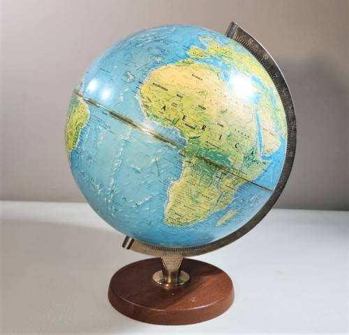 GEORGE PHILIP & SON GLOBE FROM 1972  STILL SHOWING USSR AND RHODESIA - LARGE 30CM DIAMETER
