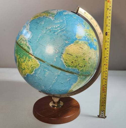 GEORGE PHILIP & SON GLOBE FROM 1972  STILL SHOWING USSR AND RHODESIA - LARGE 30CM DIAMETER
