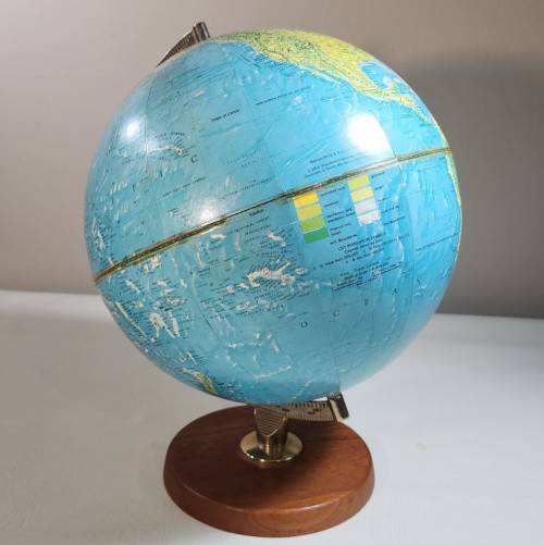 GEORGE PHILIP & SON GLOBE FROM 1972  STILL SHOWING USSR AND RHODESIA - LARGE 30CM DIAMETER