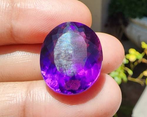 COLOR SHIFTING LARGE 21.65CT AMETHYST GEMSTONE WITH BEAUTIFUL OVAL CUT