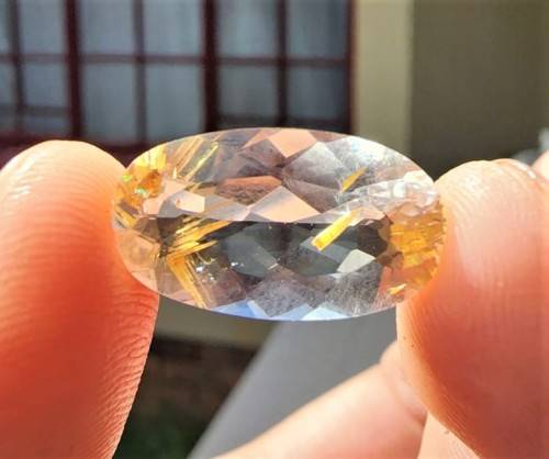 UNIQUE ONE OF A KIND NATURAL 7.08CT RUTILE QUARTZ GOLDEN NEEDLES GEMSTONE WITH BEAUTIFUL OVAL CUT