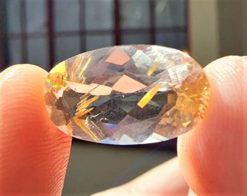 UNIQUE ONE OF A KIND NATURAL 7.08CT RUTILE QUARTZ GOLDEN NEEDLES GEMSTONE WITH BEAUTIFUL OVAL CUT