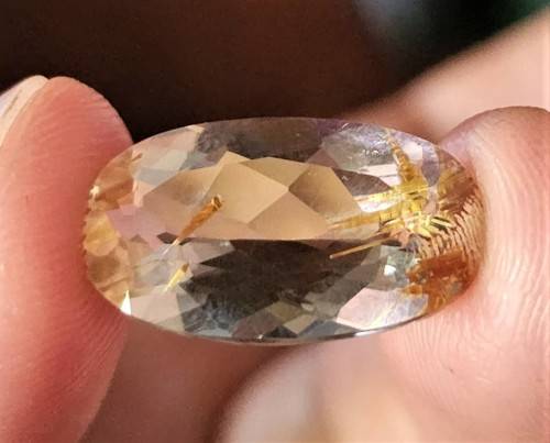 UNIQUE ONE OF A KIND NATURAL 7.08CT RUTILE QUARTZ GOLDEN NEEDLES GEMSTONE WITH BEAUTIFUL OVAL CUT