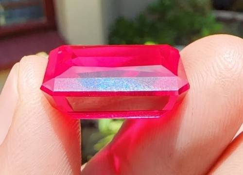 AWESOME LARGE 26.90CT REAL! RED RUBY GEMSTONE - SCRATCH GLASS EASY!  - UV LIGHT FLUORESCES RED!