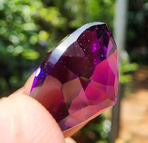 DEEP PURPLE LARGE 17.0CT NATURAL AMETHYST GEMSTONE WITH BEAUTIFUL CUSHION CUT