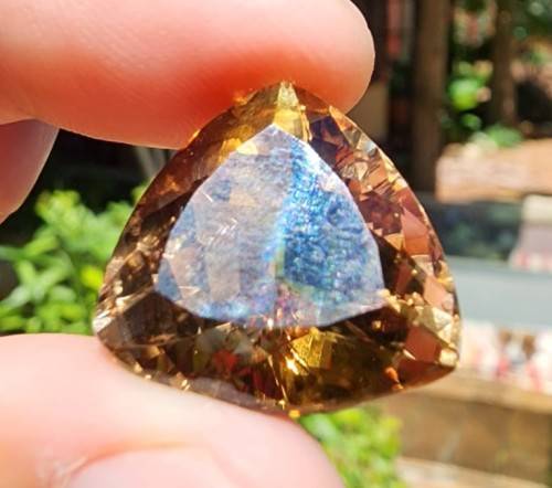 GORGEOUS LARGE 30,45CT BROWNISH ORANGE IMPERIAL TOPAZ GEMSTONE WITH BEAUTIFUL TRILLION CUT  SUPPLIE