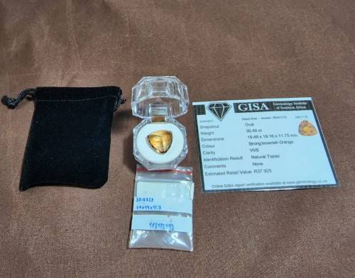 GORGEOUS LARGE 30,45CT BROWNISH ORANGE IMPERIAL TOPAZ GEMSTONE WITH BEAUTIFUL TRILLION CUT  SUPPLIE