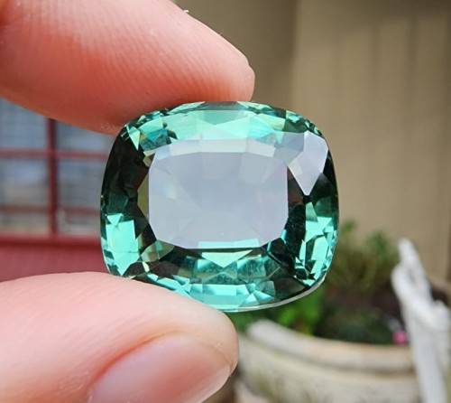 HOW STRANGE? A VERY LARGE 26,80CT GREEN AMETHYST GEMSTONE WITH BEAUTIFUL CUSHION CUT