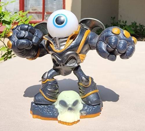 SKYLANDERS GIANTS EYE BRAWL  IVE GOT MY EYE ON YOU!