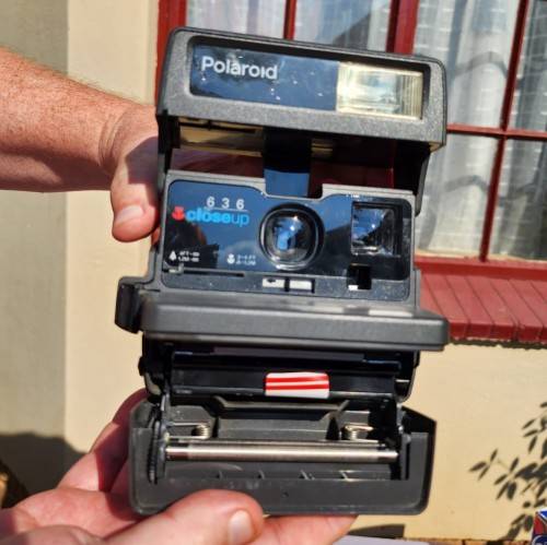 POLAROID 636 CLOSE-UP INSTANT CAMERA BOXED WITH OLD FILM CARTRIDGE AND TWO EXPOSED FILM SLIDES
