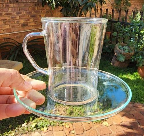 A PURE VISUAL DELIGHT WITH THIS GLASS TEASET