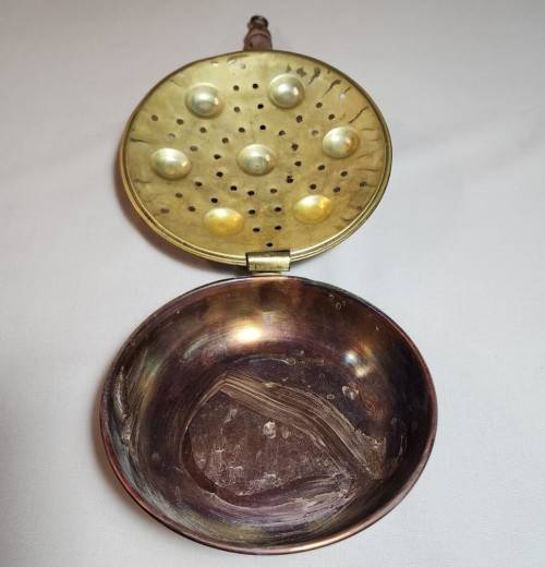 BRASS AND COPPER 1L MEASURING BUCKET AND BED WARMER