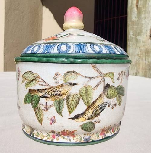 VINTAGE WONG LEE (WL) 1895 CHINESE PORCELAIN LIDDED BOWL