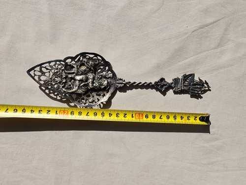 ANTIQUE DUTCH EPNS SCENIC REPOUSSE CAKE LIFTER WITH SALING SHIP FINIAL HANDLE