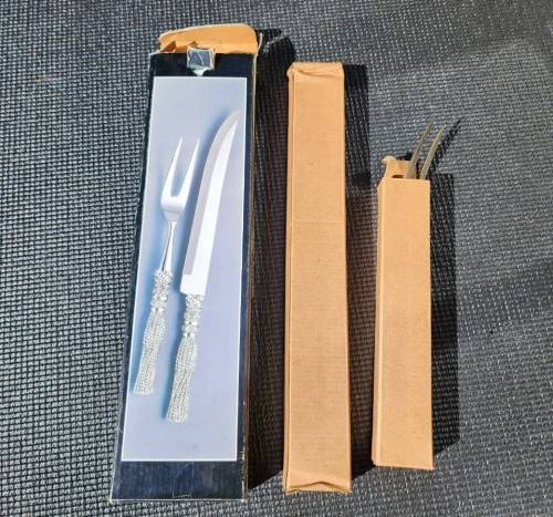 SILEA FRANCE TASSEL PATTERN SILVERPLATED CARVING KNIFE AND FORK