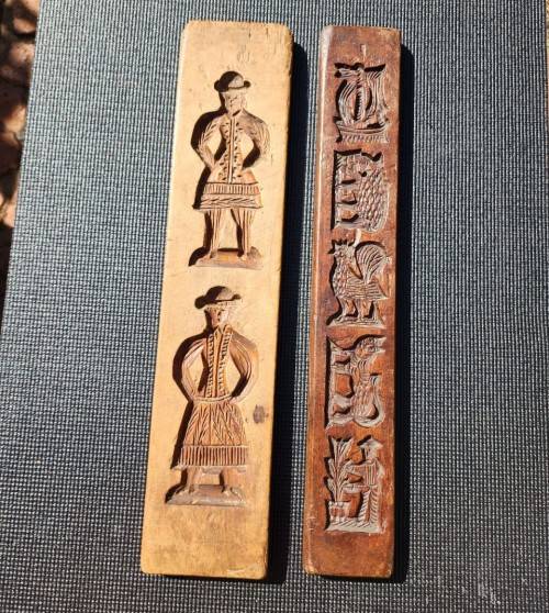 SPECIAL VINTAGE HAND CARVED 1-SIDED COOKIE MOLDS  GINGERBREAD MAN AND SOME ANIMALS  SET 2 OF 3