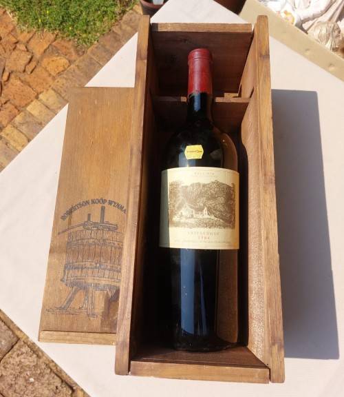 VINTAGE 1983 VRIESENHOF (JAN BOLAND COETZEE) KALLISTA 1,5L BOTTLE IN WOODEN BOX