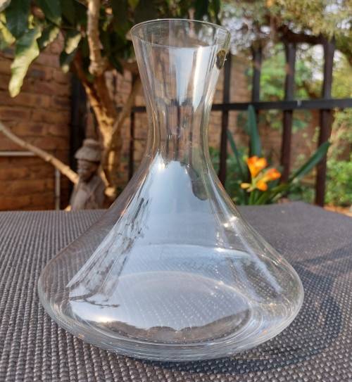 ELEGANT BOHEMIA (CZECH) FULL BODY (18CM WIDE) CHRYSTAL DECANTER