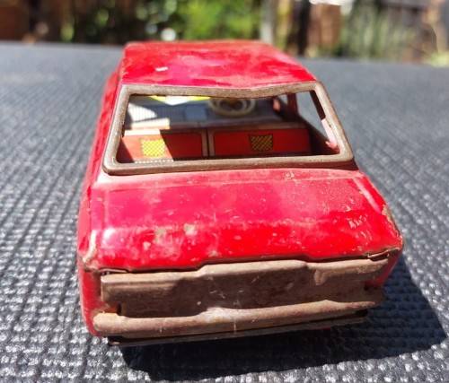 RARE VINTAGE 1950S ASAHI JAPANESE MANUFACTURED RED MAZDA TIN CAR 18,5CM LONG