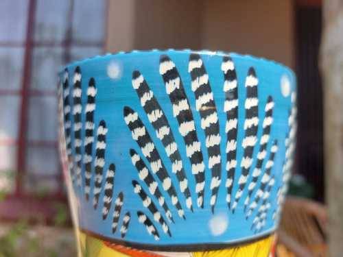 A STUNNING HANDPAINTED LARGE 37CM HIGH CARAFE OR VASE BY ZIM ARTIST MASTER NDATYAMA