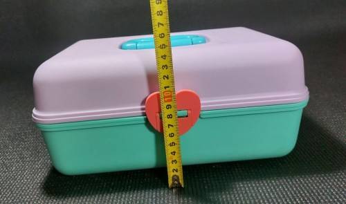 A VINTAGE 1990 REDBOX CABOODLES MAKE UP CARRY CASE IN LIGHT PURPLE AND TEAL WITH HEART LOCK AND MIRR