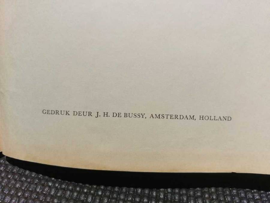 GOOD HARD COVER 1953 AFRIKAANSE FAMILIEBYBEL PRINTED BY JH DE BUSSY HOLLAND
