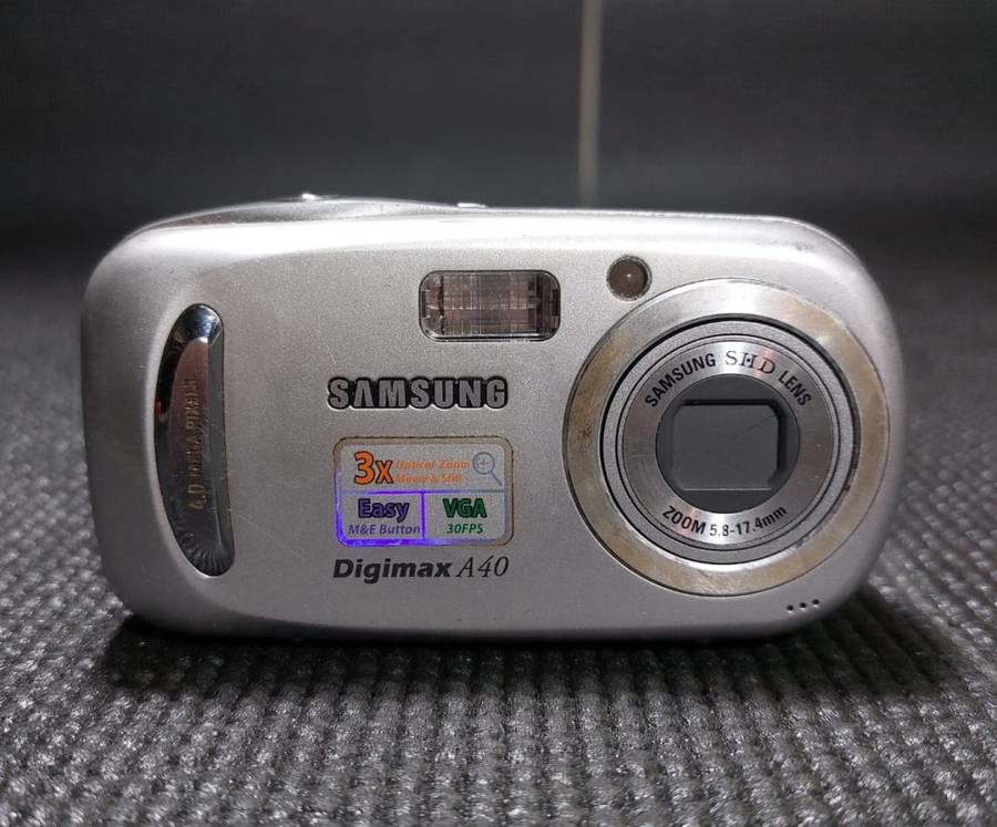 SAMSUNG DIGIMAX A40 (4 MIL MEGAPIXEL) 1GB SD MEMORY CARD POUCH WORKING