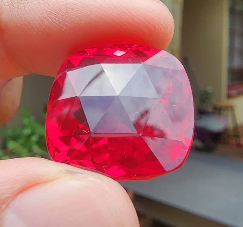 BLOOD RED SYNTHETIC RUBY GEMSTONE - VERY LARGE 40,7CT  SCRATCH GLASS!  UV STRONG RED!  HIGH THERM