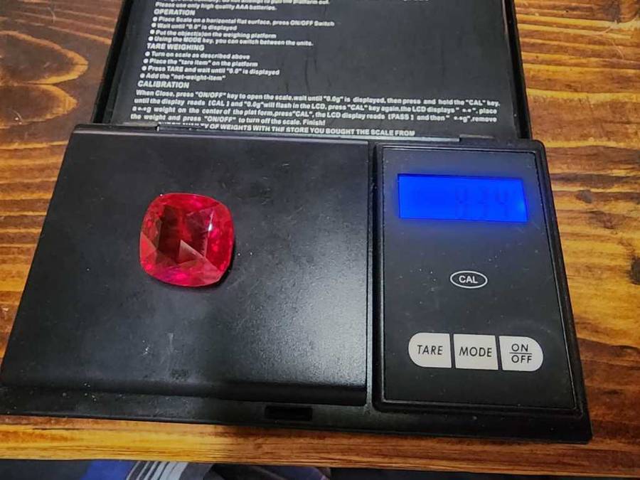 BLOOD RED SYNTHETIC RUBY GEMSTONE - VERY LARGE 40,7CT  SCRATCH GLASS!  UV STRONG RED!  HIGH THERM