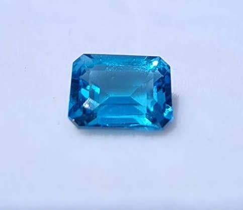 SWISS BLUE TOPAZ 1,90CT GEMSTONE IRRADIATED FOR 2 YEARS! PLEASE READ DESCRIPTION
