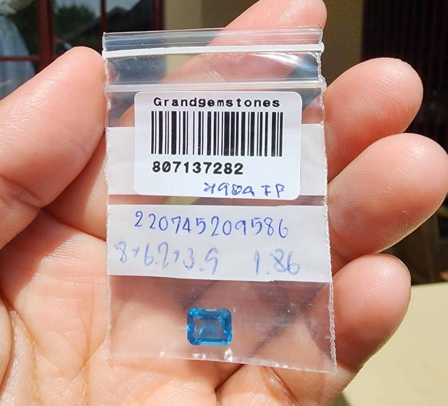 SWISS BLUE TOPAZ 1,90CT GEMSTONE IRRADIATED FOR 2 YEARS! PLEASE READ DESCRIPTION